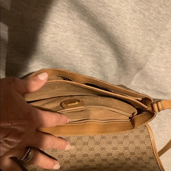 Vintage Gucci Crossbody - Picture 4 of 6